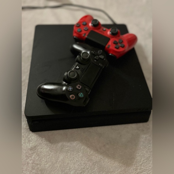 PS4 slim $150